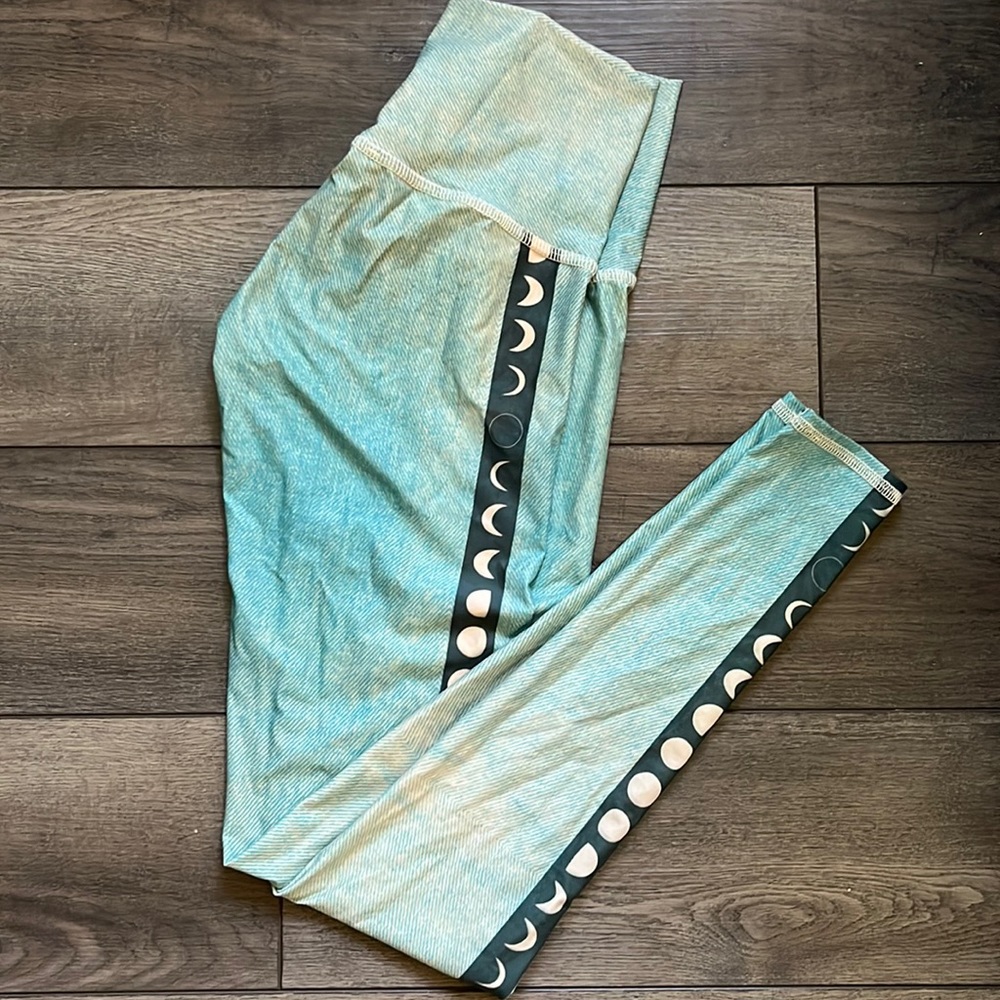 Teeki ✨ moon phase leggings